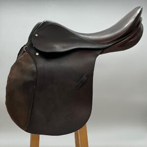 Stubben Siegfried 17.5 W (31) Brown Saddle